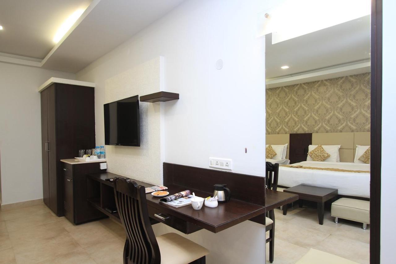 Ambaari Hotel Майсуру Екстер'єр фото